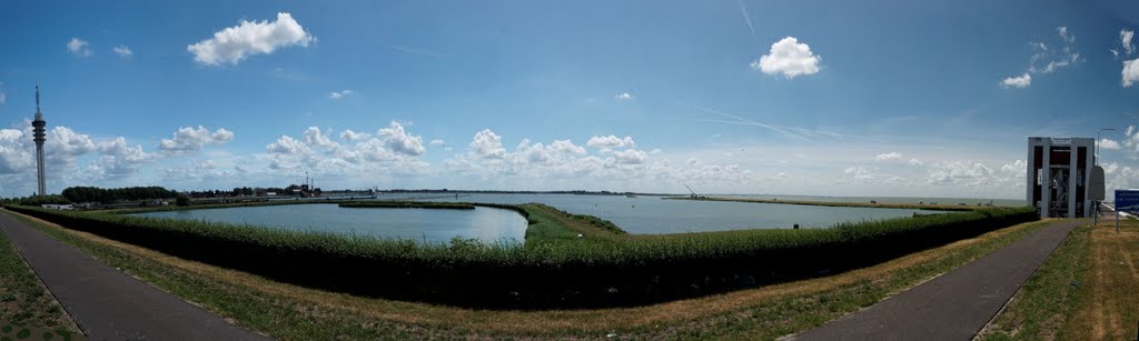 Lelystad - Markerwaarddijk - ICE Photocompilation Viewing from East to West by txllxt