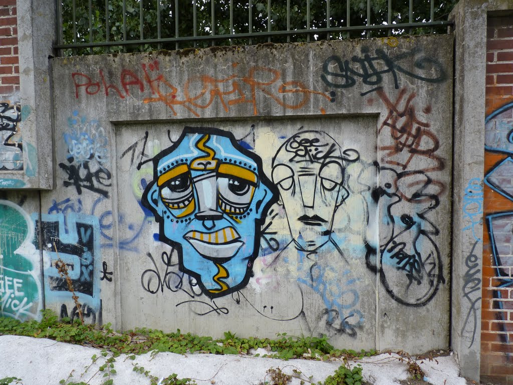 Lille - Graff Porte de Gand (2010) by greg-007