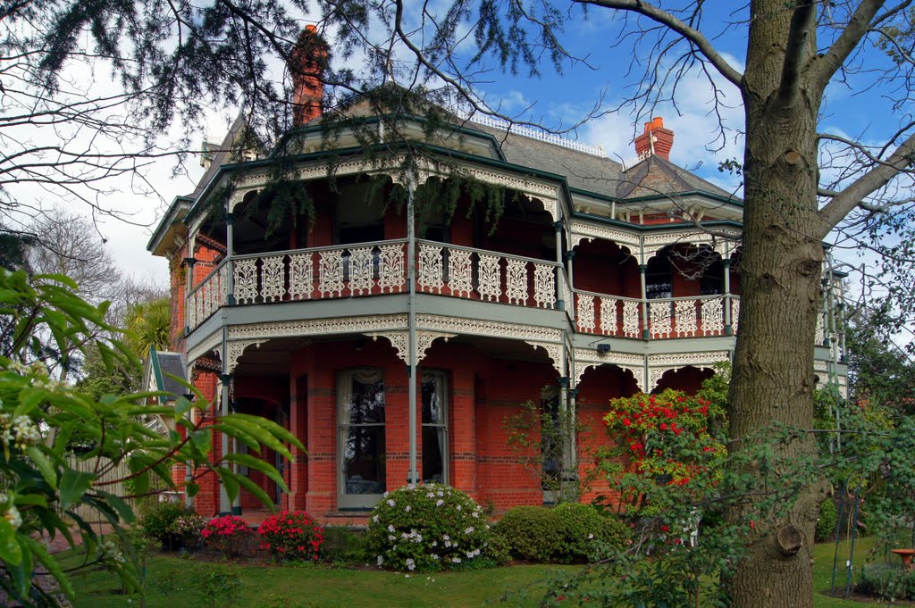 Lydswood (2010). A restrained late boom style red-brick mansion with particular reference to cast iron by Muzza from McCrae