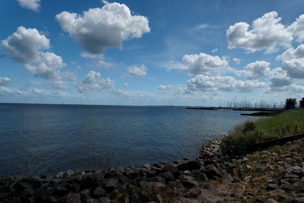 Medemblik - Oosterdijk / Jetty - View SE by txllxt TxllxT