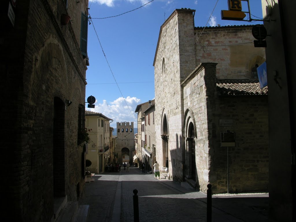 MONTEFALCO - C.so Goffredo Mameli e Chiesa di S. Agostino by manca giuseppe