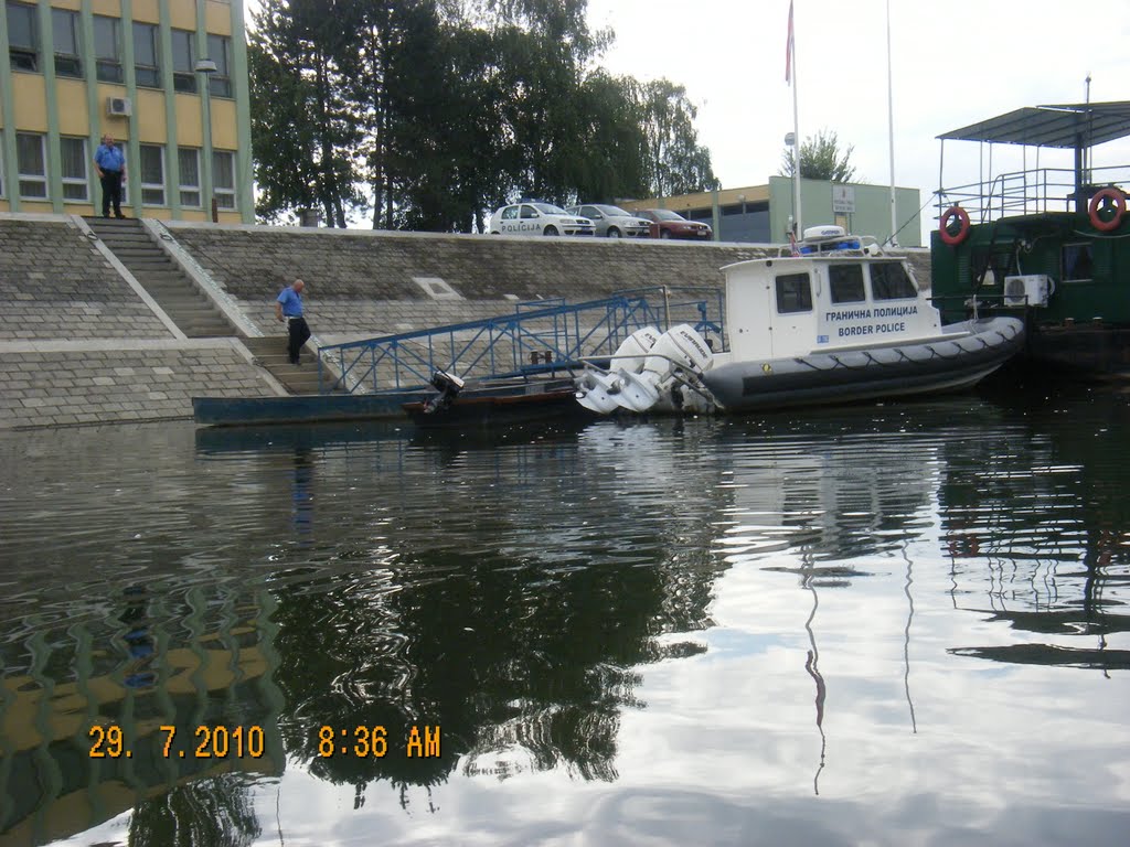 Kanuom Mohač - Beograd TID 2010. by radovan cvijić