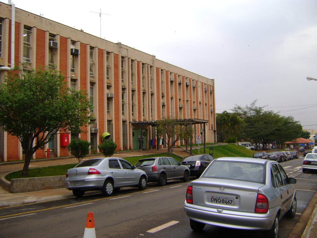 Unicamp - GastroCentro - feito com parceria com o governo japones - + um grande hospital by Alexander Denarelli