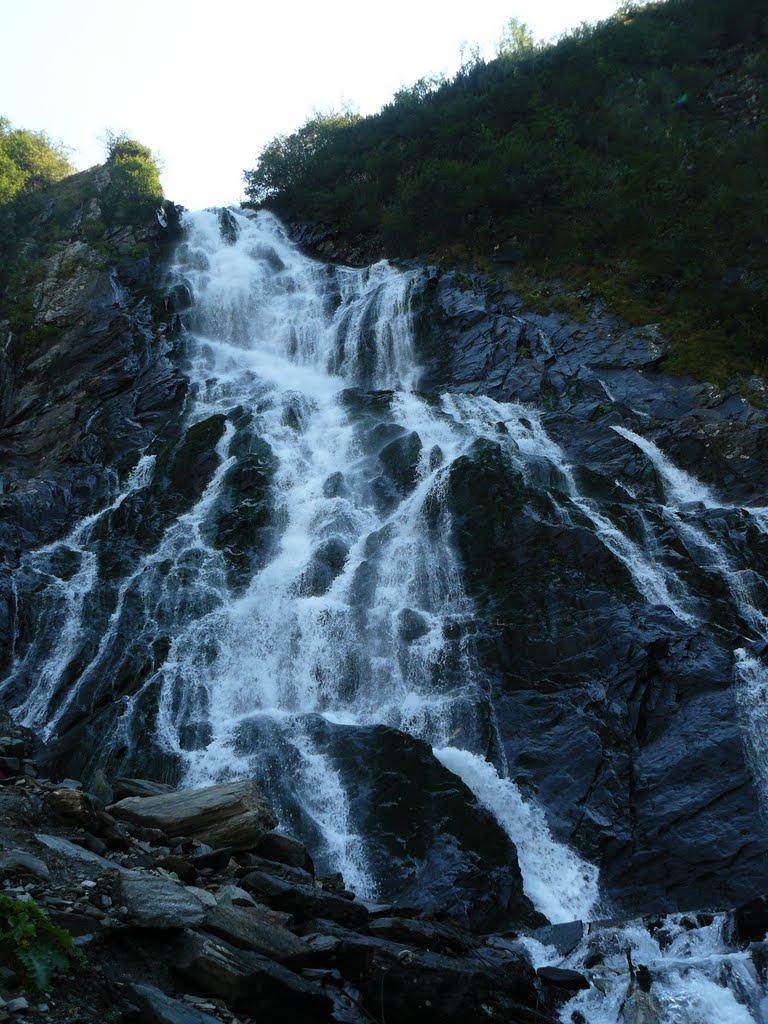 Balea Wasserfall an der Transfăgărăşan by festivalkult.de