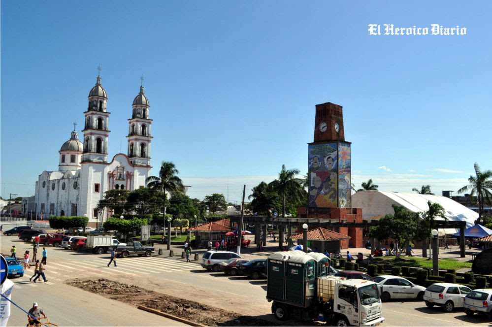 Panoramica de la Plaza Hidalgo durante su "transformacion" by ELHEROICODIARIO