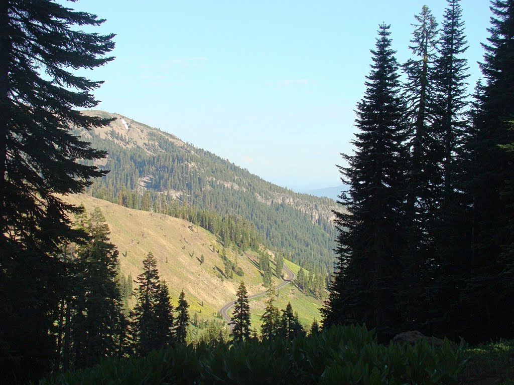 Ridge Lake Trail by Ge Nielissen