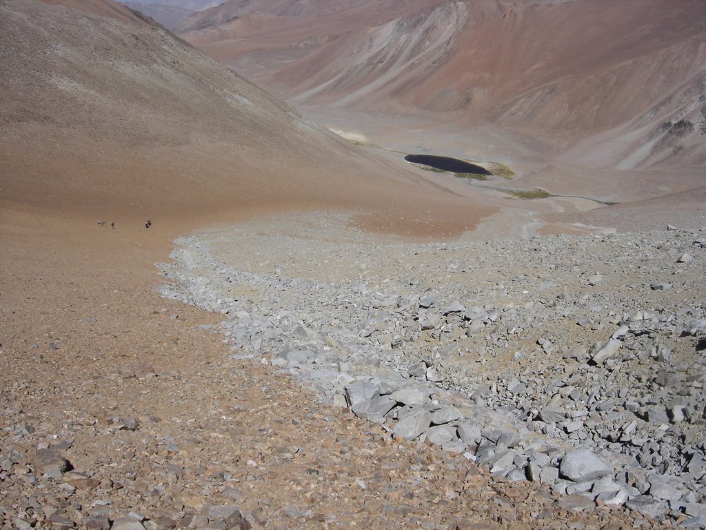 Bajando a Lagunas de la Rinconada by Ricardo Martini