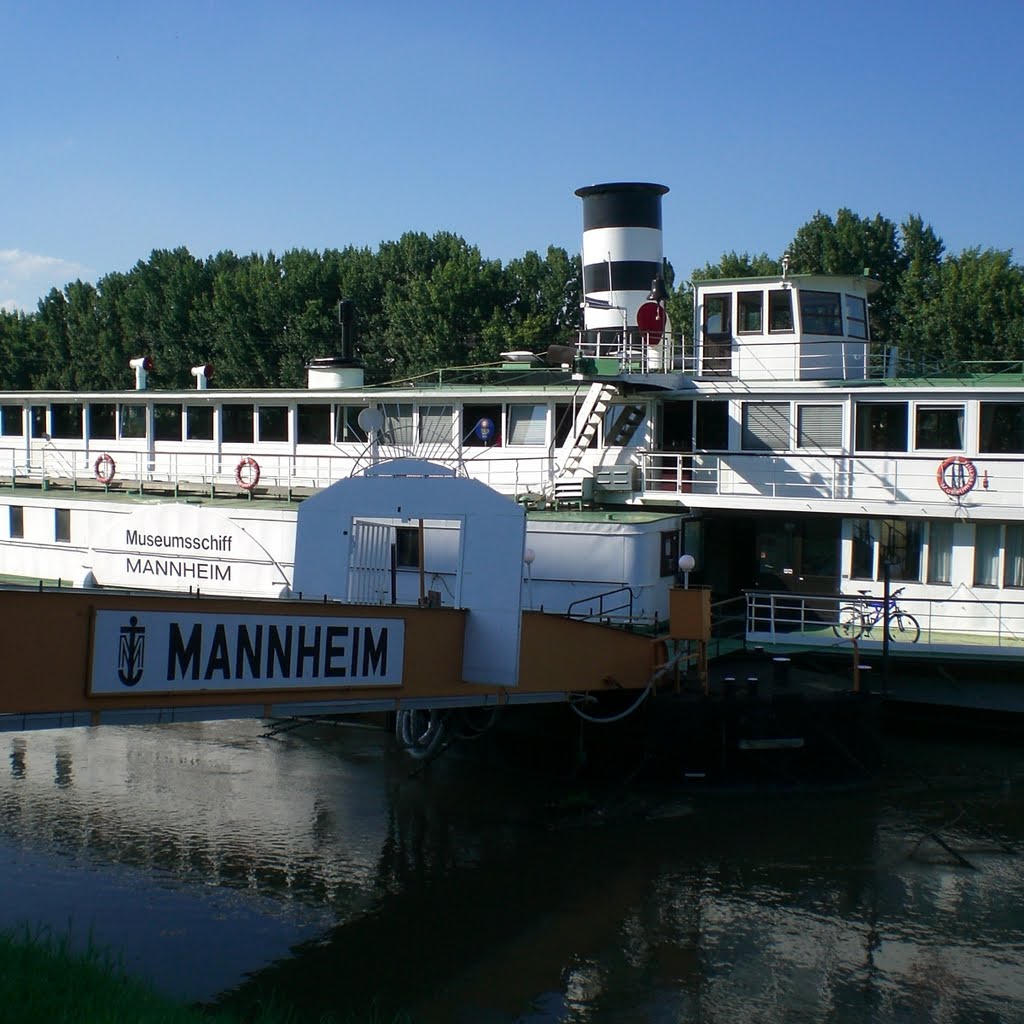 Mannheim, meine Stadt... (Museumsschiff) by OPAPAYA