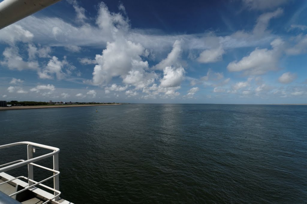 Den Helder - Marsdiep - Ferry 'Dr. Wagemaker' - View SW towards Den Helder by txllxt TxllxT