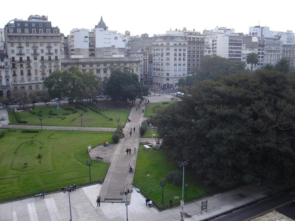 Plaza Lavalle desde el Teatro Colón by laura w