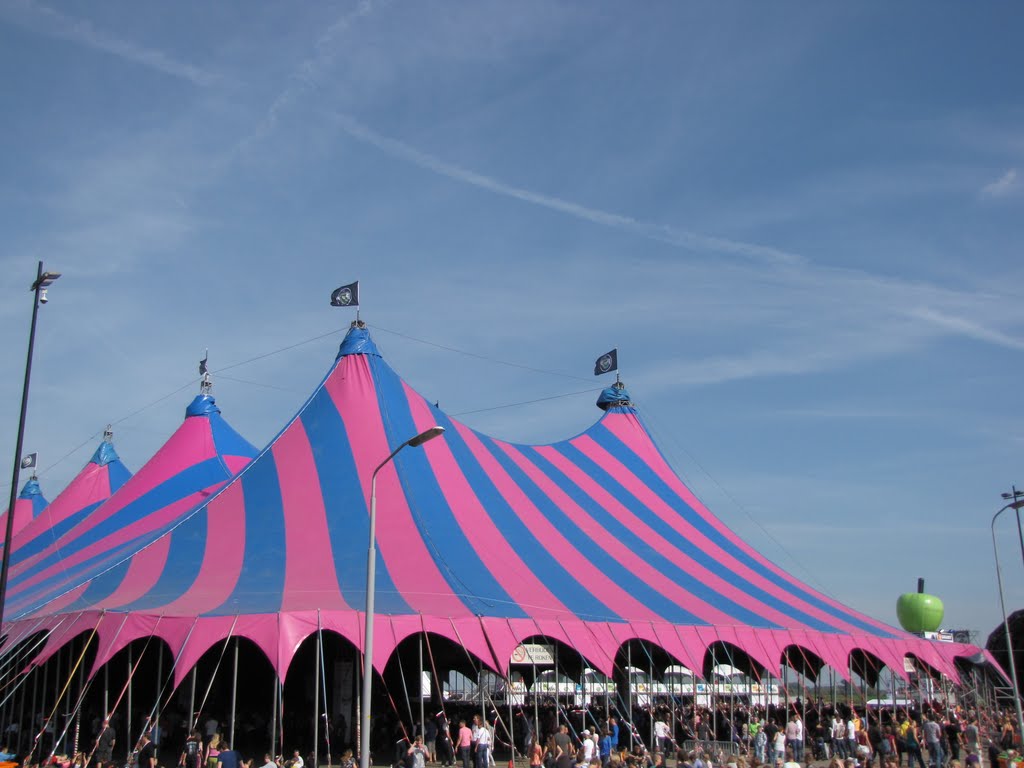 Appelpop, grote tent by Jacqueline B