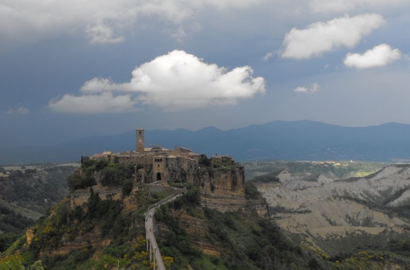 Civita di Bagnoregio by Luigi Manfredi