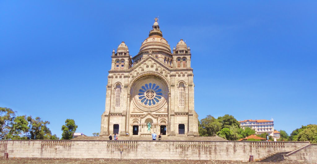 Templo de Santa Luzia - Viana do Castelo; Senhora Nossa Santa Luzia, Viemos aqui nós os três, Até junto de teus pés, Te contemplar e Orar, Te pretendemos Glorificar. by João Monteiro - João…