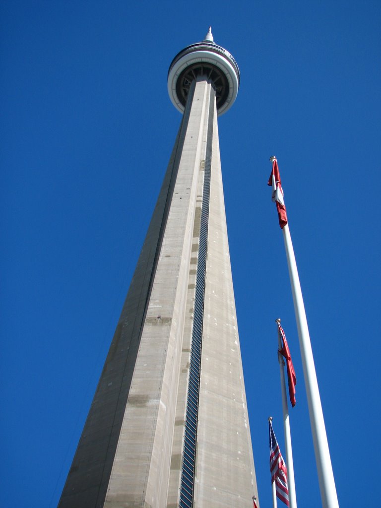 CN Tower - View from the ground by barbergman