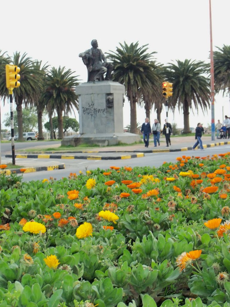 Monumento a Juan Zorrilla de San Martín. by MrQuiquito28