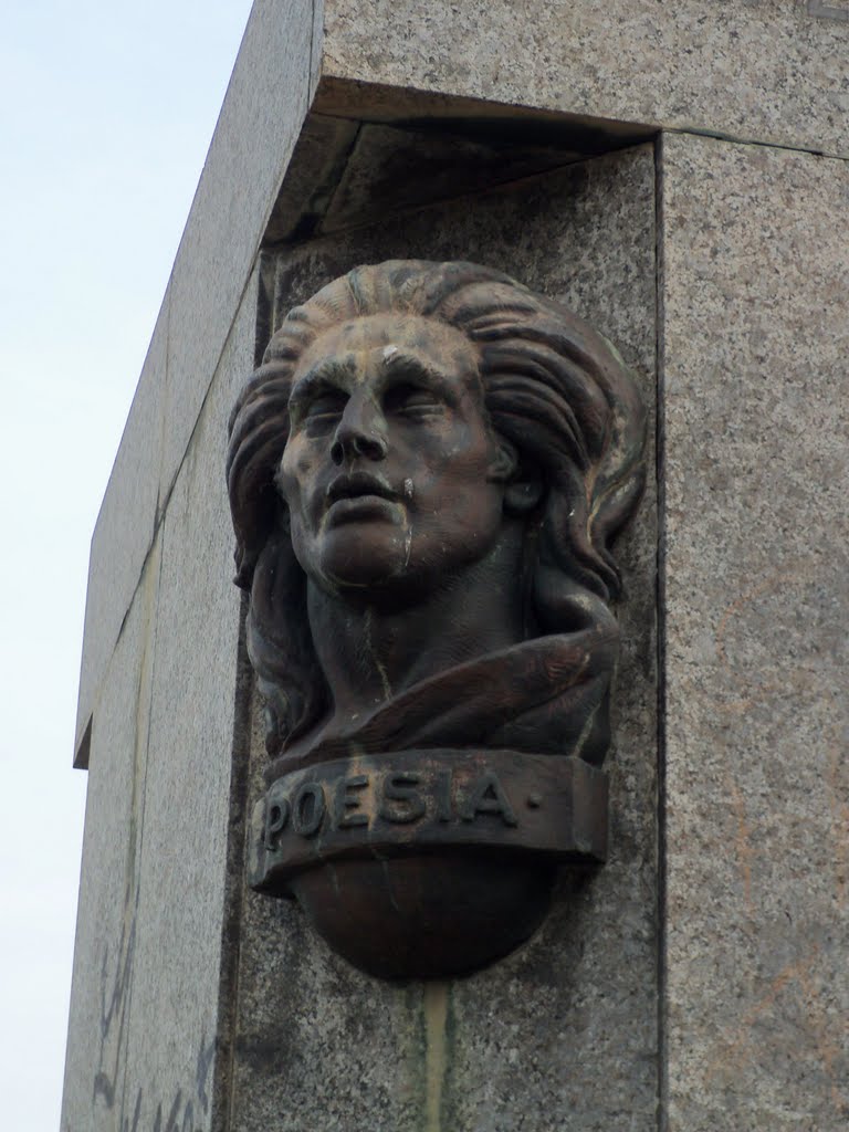 Monumento a Juan Zorrilla de San Martín. Detalle de fachada. by MrQuiquito28