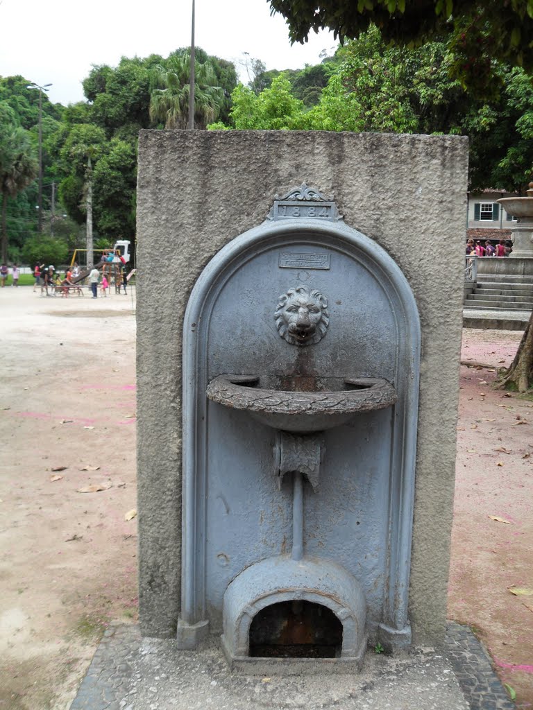 Praça Afonso Vizeu, Alto da Boa Vista, Rio de Janeiro by Francisco Muniz