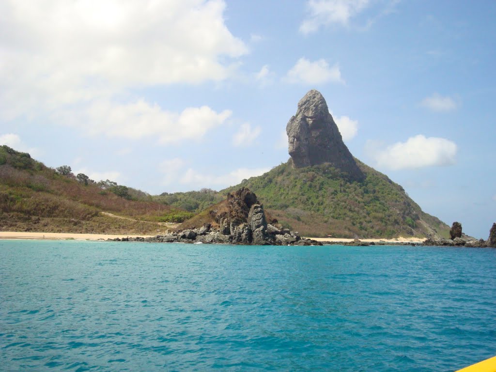 Morro do Pico - passeando em Fernando de Noronha - PE by H. de Borba Jr.