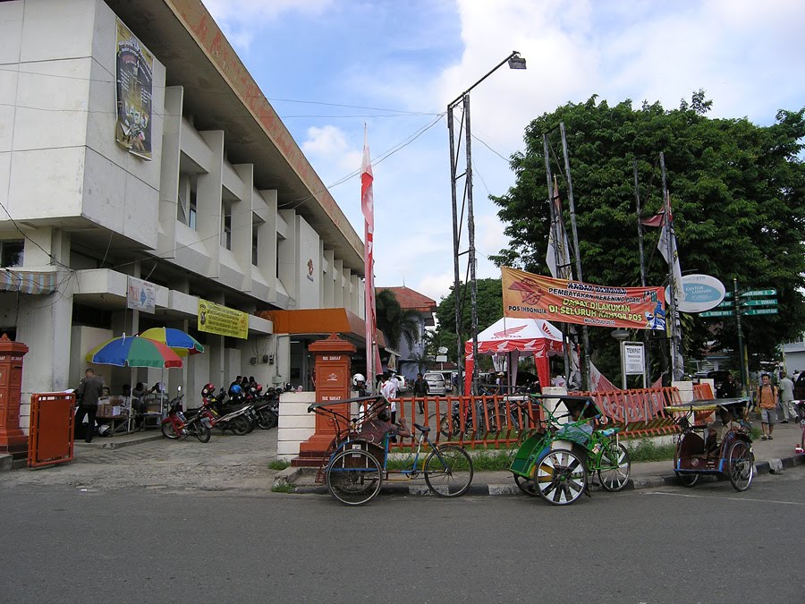 Post Office, jalan Merdeka Palembang by soga soegiarto