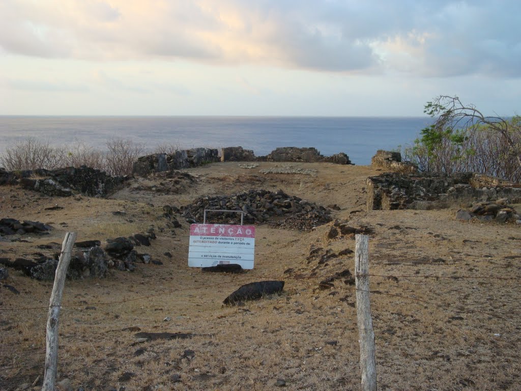 Passeando pela Ilha de Fernando de Noronha - PE by H. de Borba Jr.