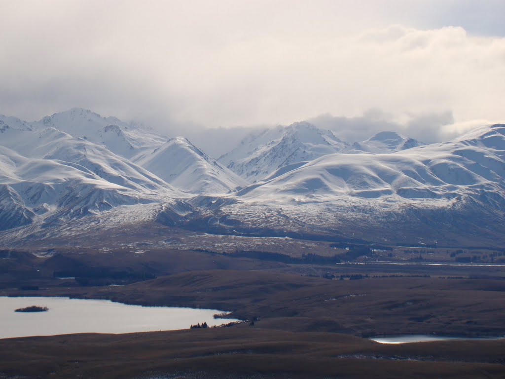 Southern Alps, Lake Alexandrina, New Zealand (as seen from Mt John Observatory) by lhawkerNZ