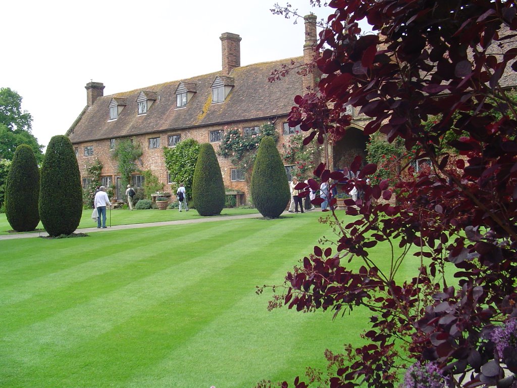 Sissinghurst 1 by Jozef1962