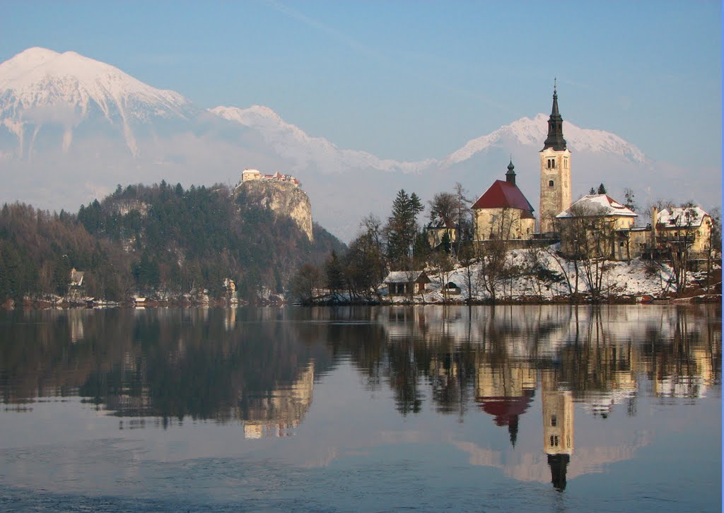 Beautiful lake by volnat