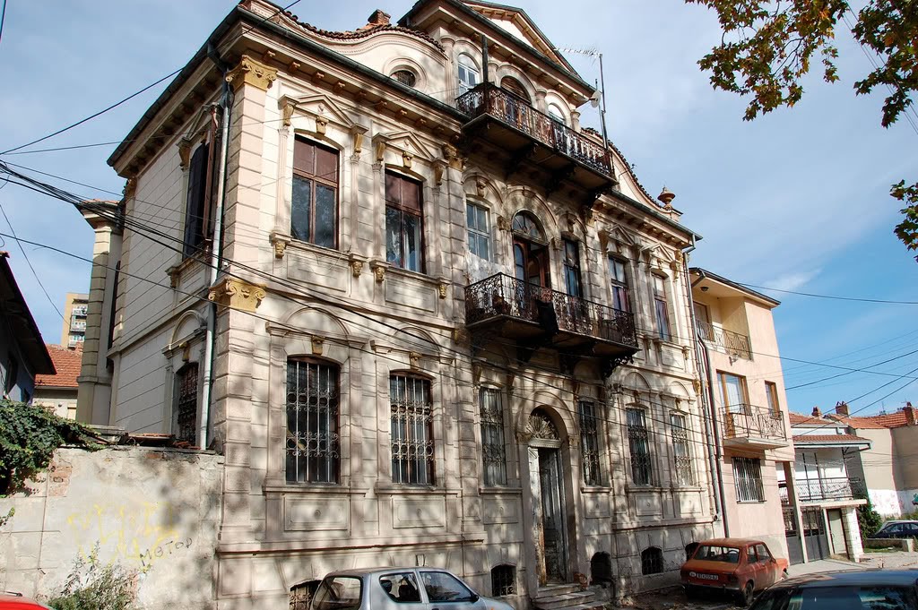 An old house in Bitola- Стара куќа во Битола by Filip Naumovski