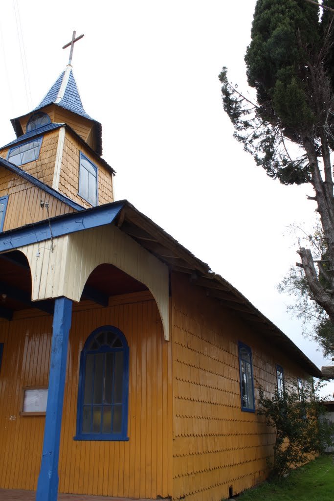 Iglesia de Quemchi by PanchoF