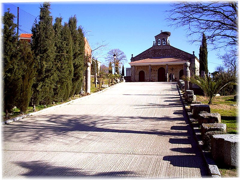 CENICIENTOS - ERMITA de la Virgen del ROBLE by GUSTAVO ADOLFO VIEITES