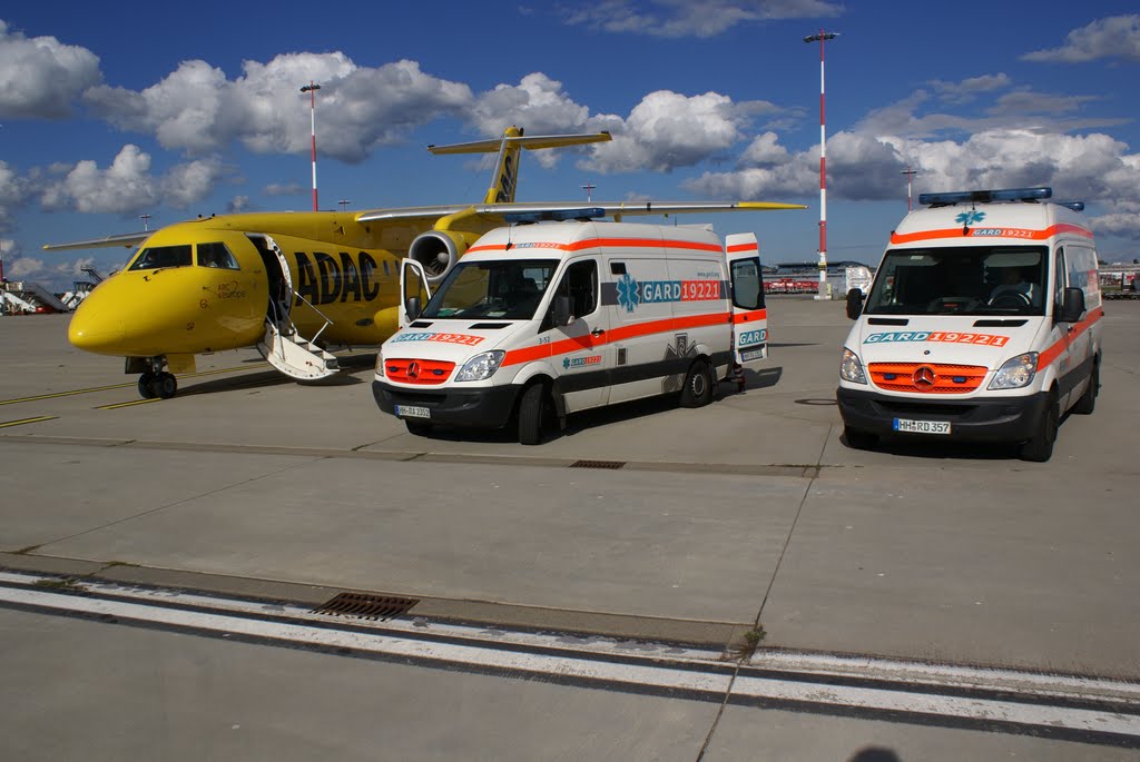 Flughafen Hamburg by W. Lueg