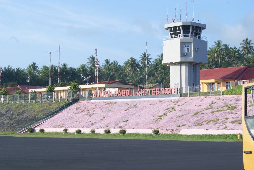 SULTAN BABULLAH AIRPORT TERNATE by saripudin