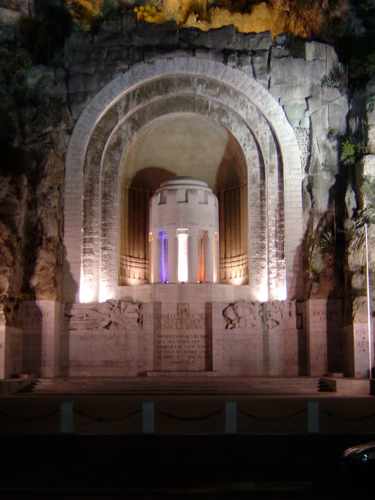 Monument aux Morts, Nice, France 2007 by natbamboo3