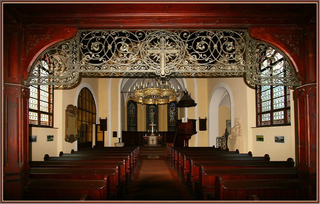 Die Dorfkirche Marquardt wurde im Jahr 1901 anstelle des wegen massiver Bauschäden abgerissenen barocken Vorgängerbaues errichtet. by H. Hönow