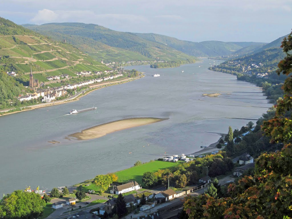 Bacharach from innercourt Castle Stahleck september 2010 by Aad (A.F.) Huf