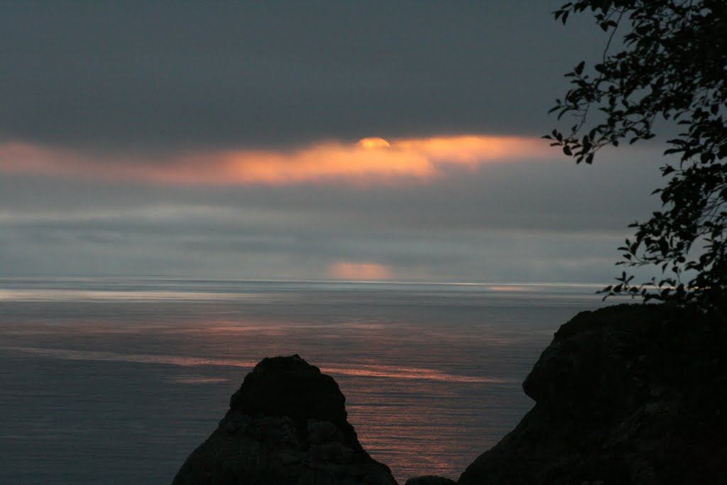 Sunset, Brookings, Oregon August 2009 by Kevin.Daniels