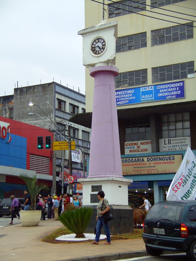 Relógio, Sorocaba, Brasil by Caio Graco Machado