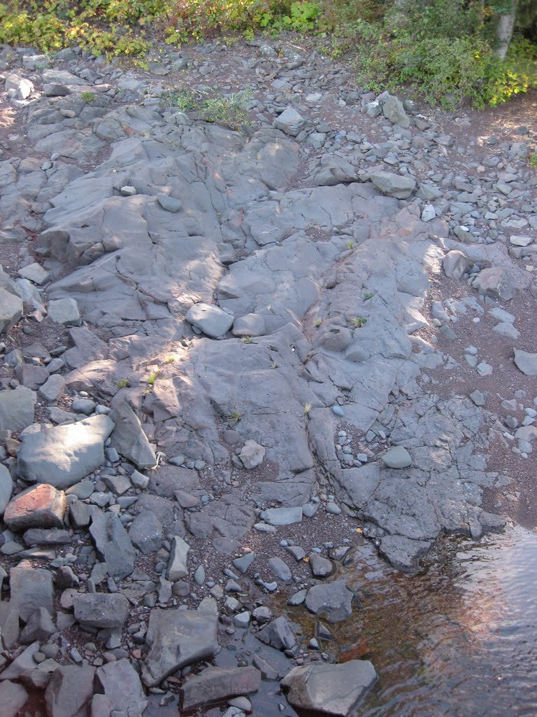 Rock Face at Keweenaw Rocket Range by FearTheNoFear