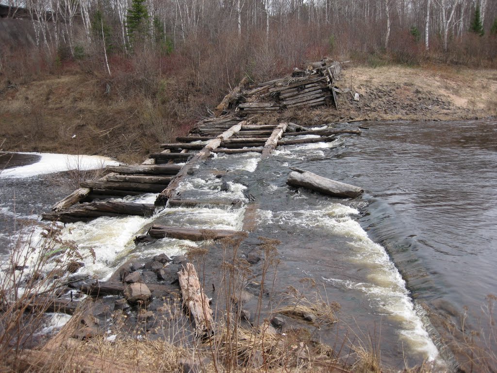 Wooden Redridge Dam by FearTheNoFear