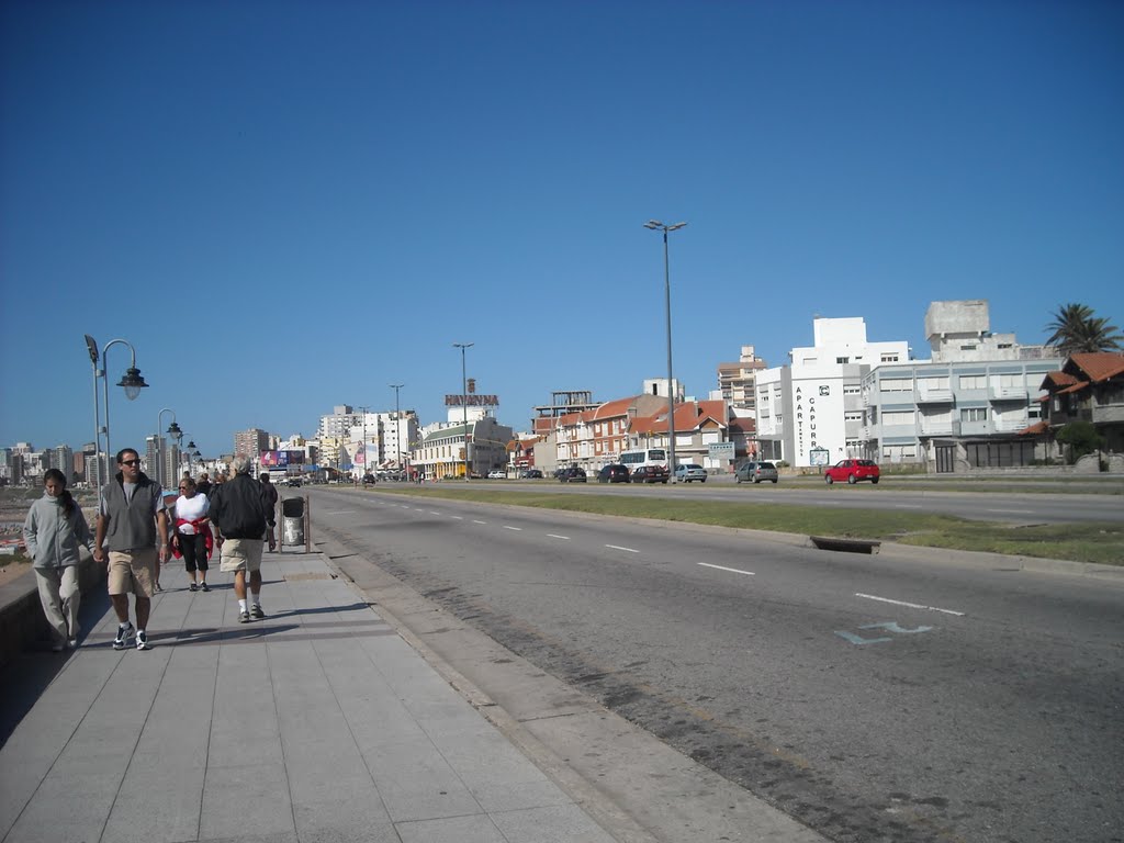 Boulevard y Santa Cruz by Matha Burroughs