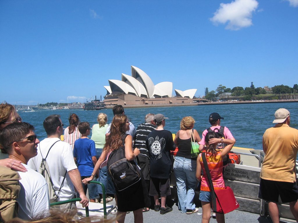 Sydney harbour by Andonis Papandoniou