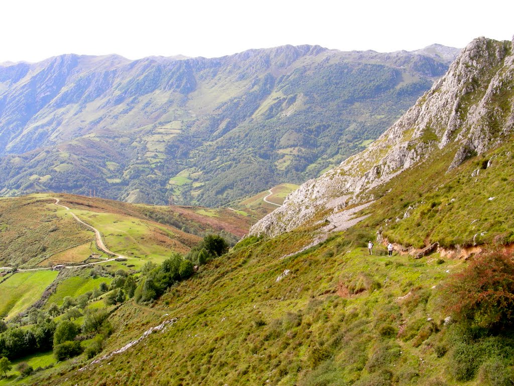 Sendero de subida al Monsacro lado Viapara by malnero