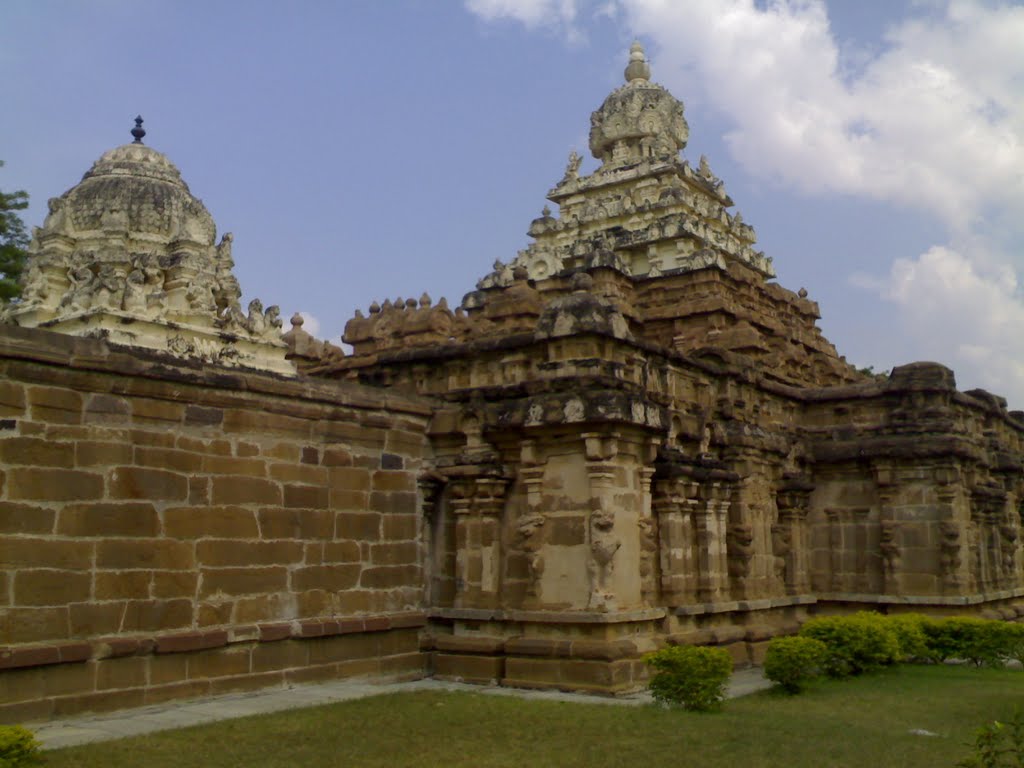 Vaikunta Perumal Temple (RamaReddy) by RamaReddy Vogireddy