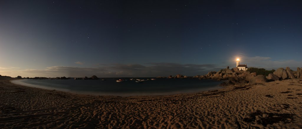 Plage de Pontusval @full moon by Klein-Bonsels_je suis charlie!