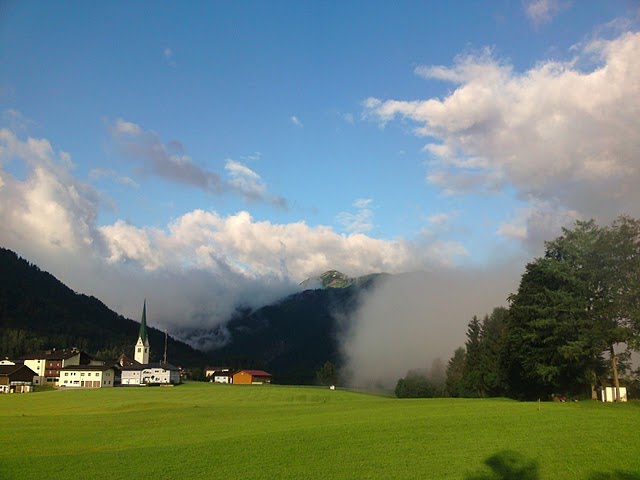 Brandenberg Kirche 2010 by Anton Resinger