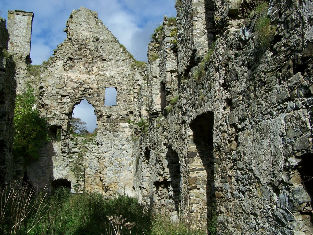 Inside of the Boyne Castle on Sunday the 26th day of September 2010. by Gilbert Smith