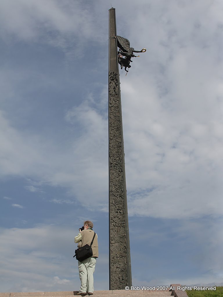 Obelisk Victory Park by Bob Wood