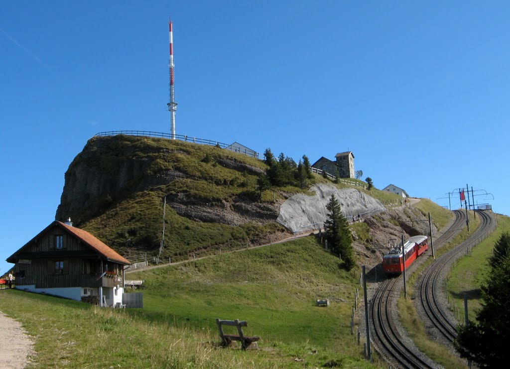 Parte terminale della ferrovia di montagna Viznau-Rigi Kulm by Claudio Pedrazzi