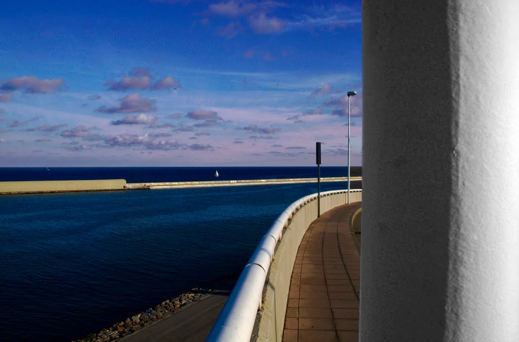 Un balcon al mar by leopoldo hernandez