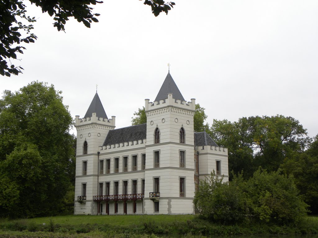 Beverweerd Castle by Pontecaffaro